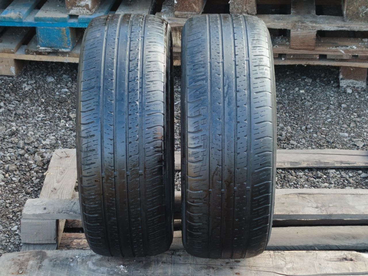 Шины безкамерки комплект 2 шт размер 205/55  R18