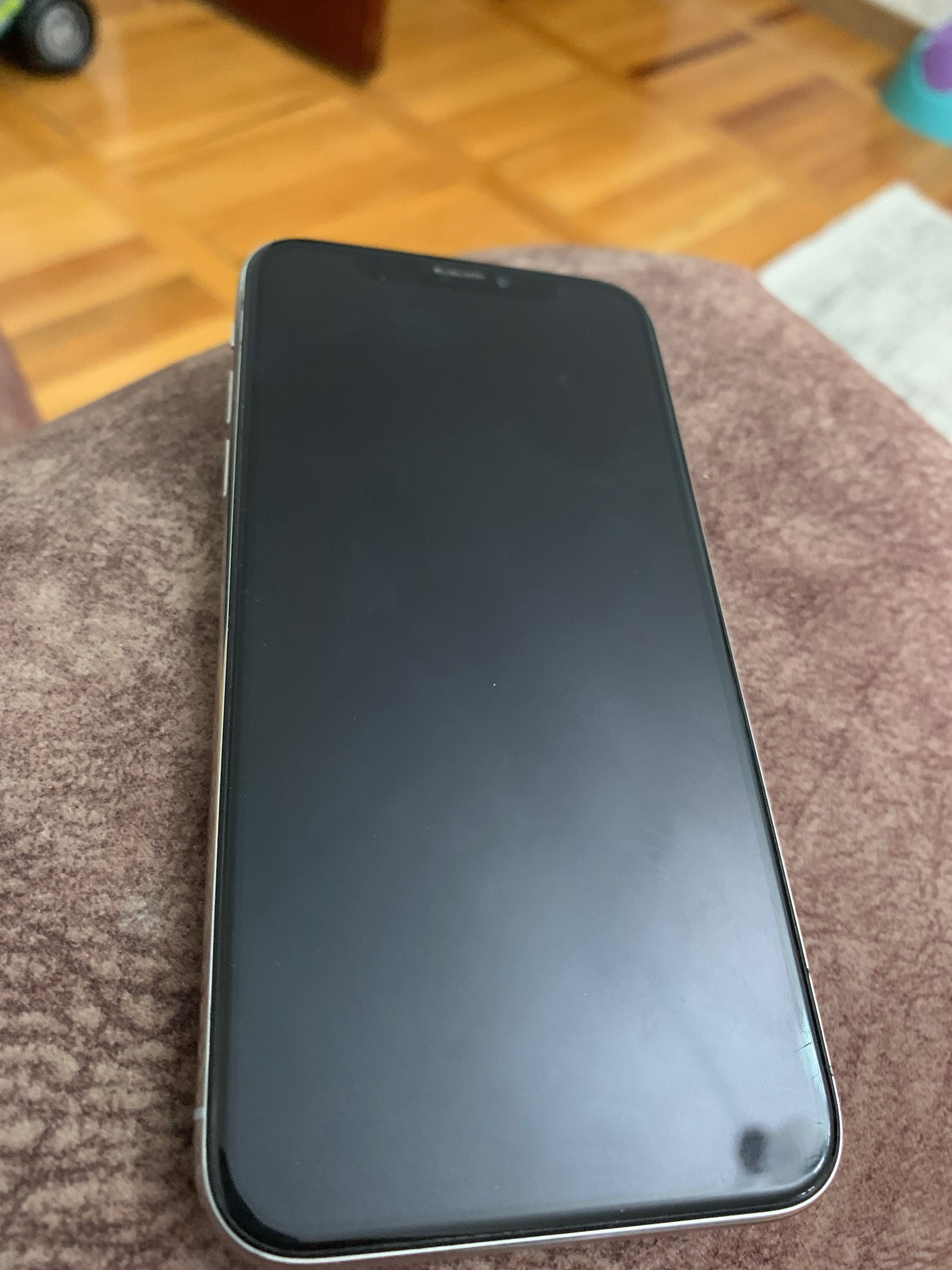 iPhone X 64Gb Не ловит сеть