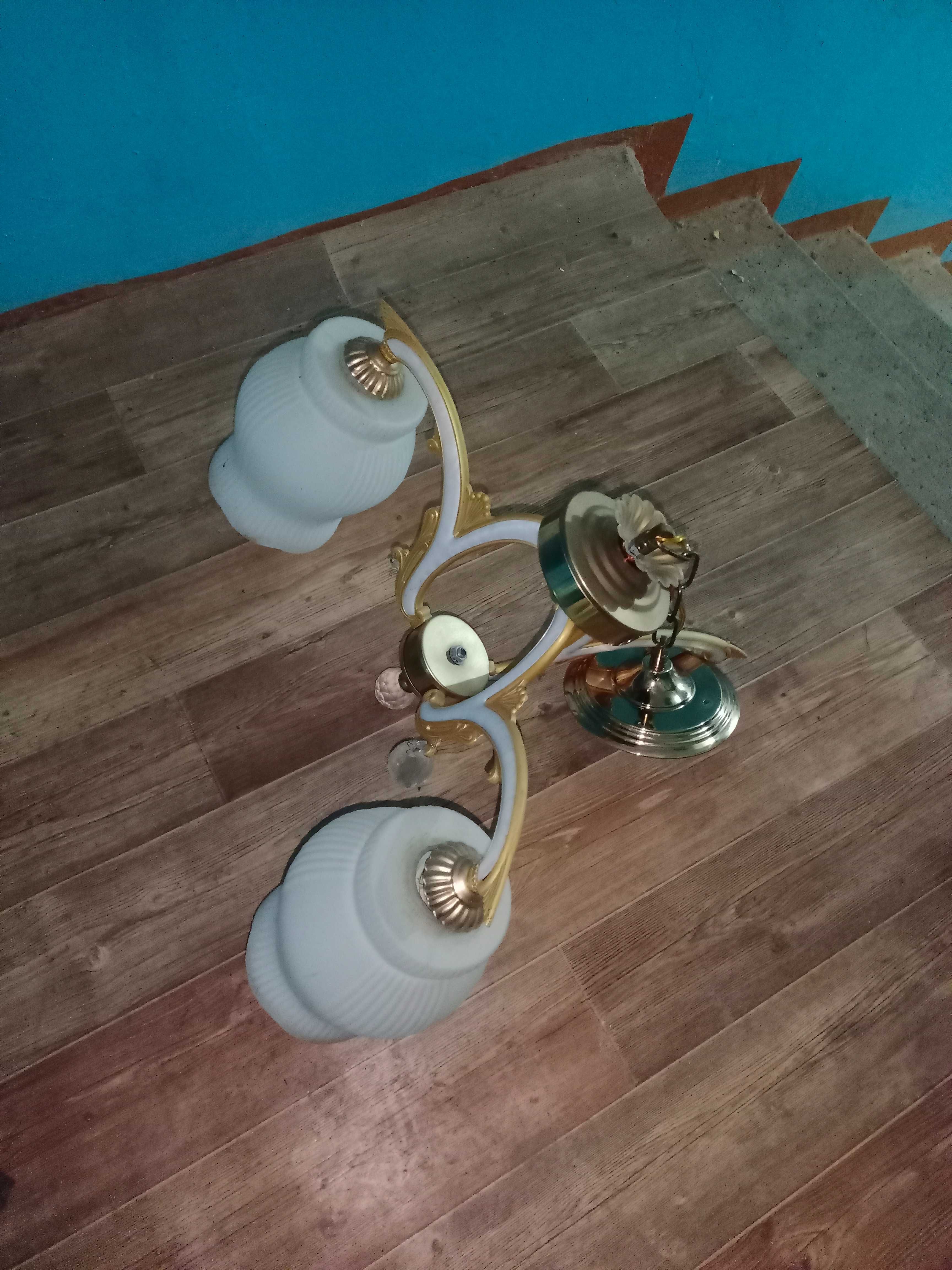 Продам люстры состояние хорошее