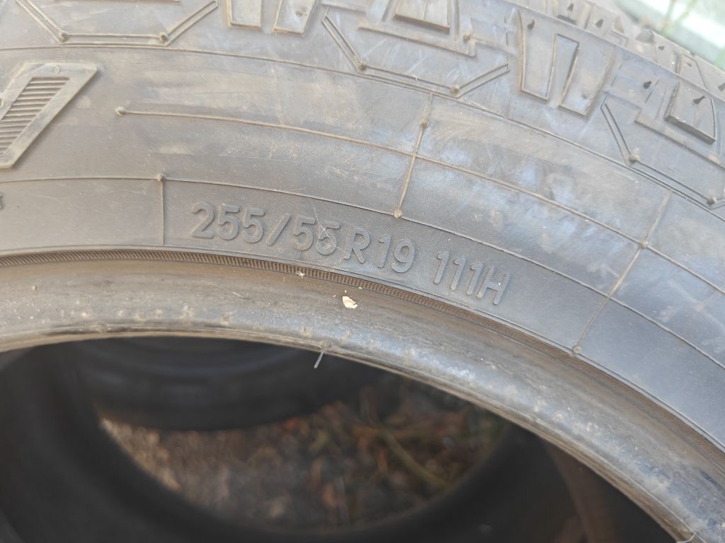 Продам А/Т 255-55R19 пара есть ещё 275-45R20