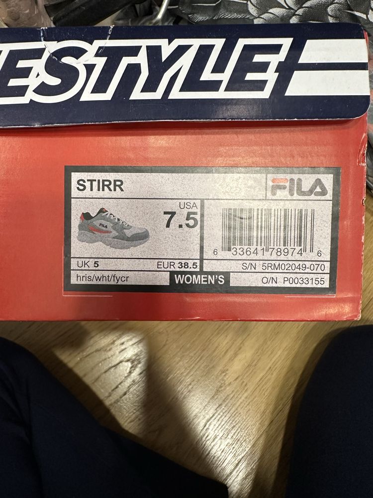 Продам новые, женские кроссовки FILA 38 р-р