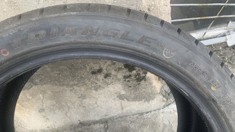 Шины зимние 245/40/19