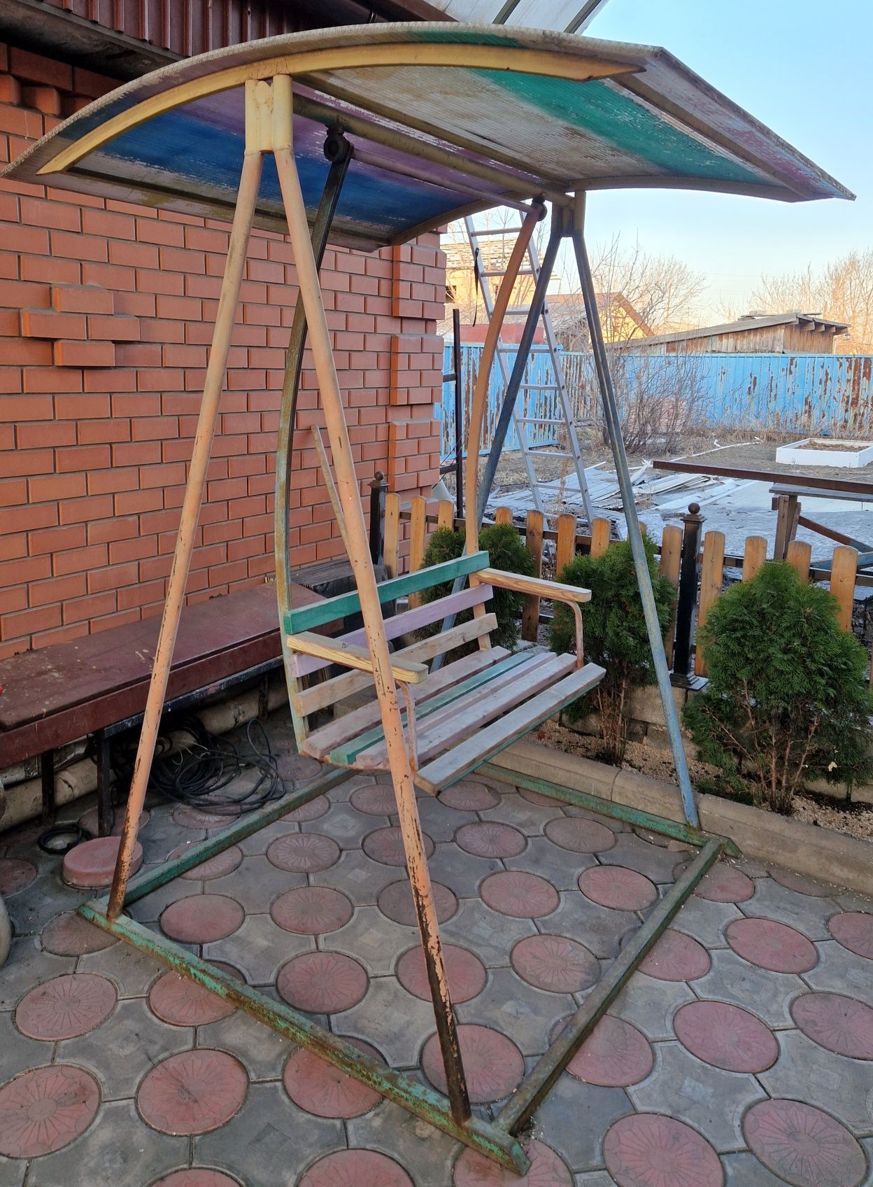 Качели металлические