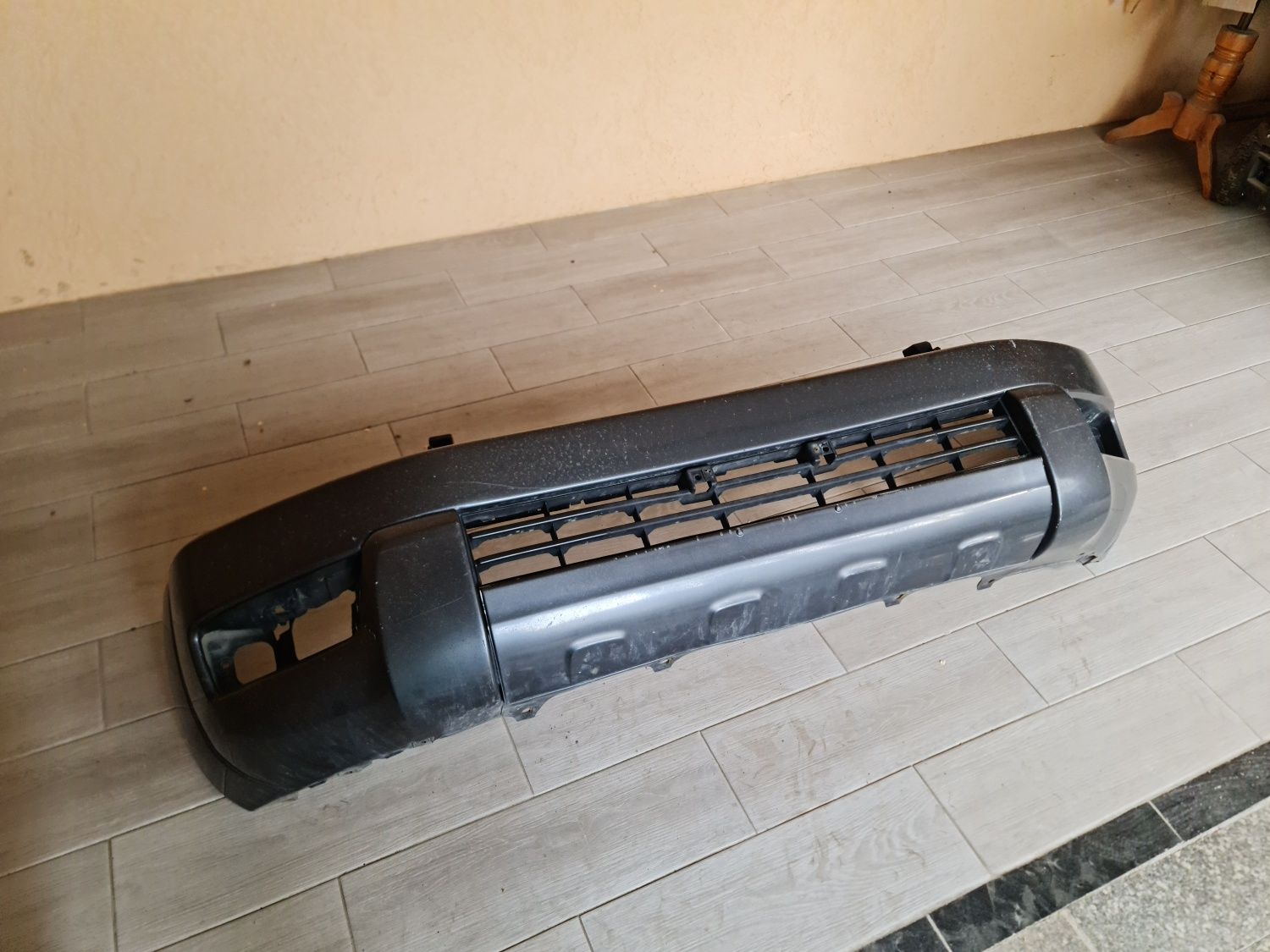 Продам бампер на 4RUNNER 2003