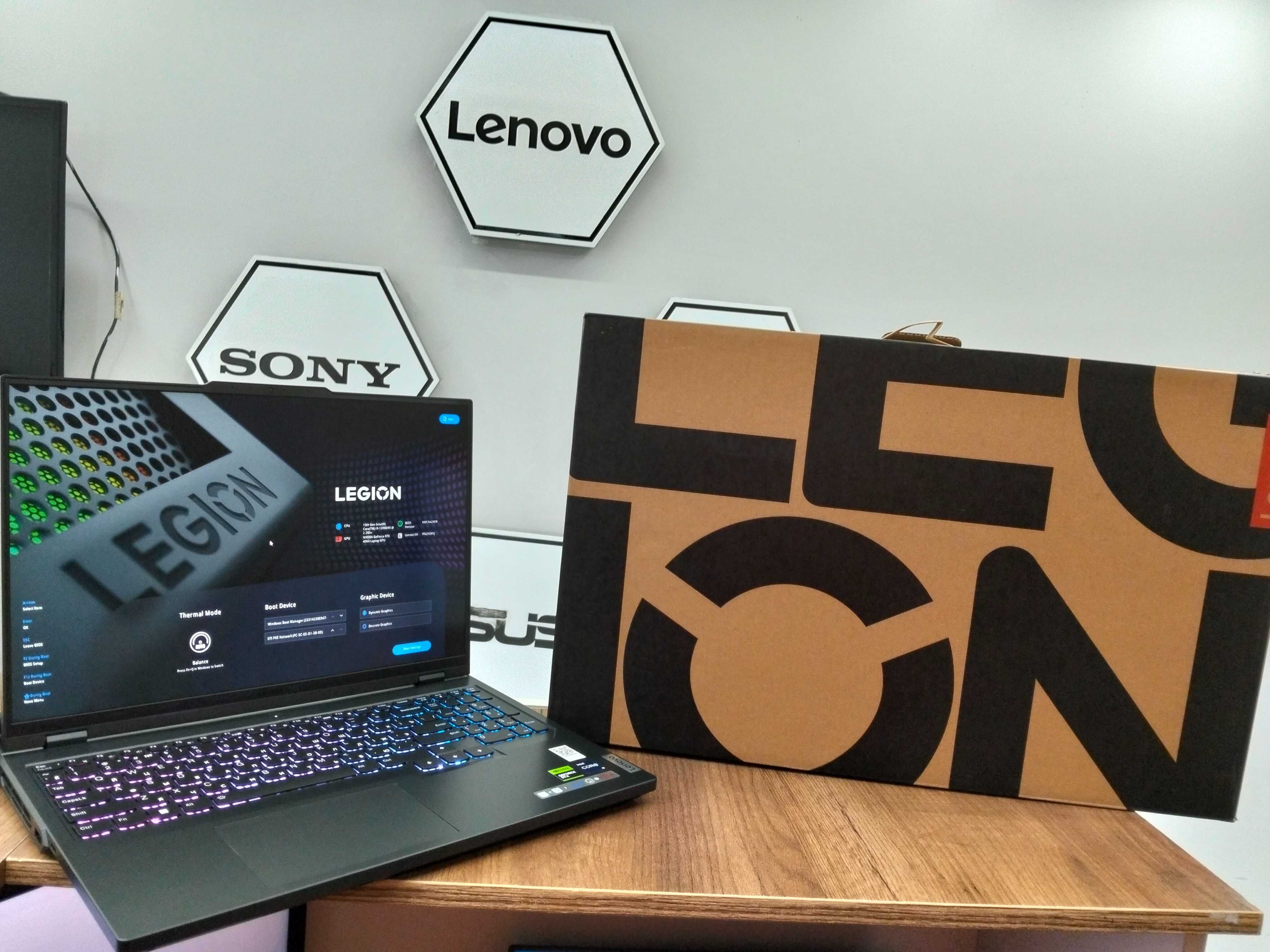 Ноутбук Lenovo Legion Pro 5 16IRX8