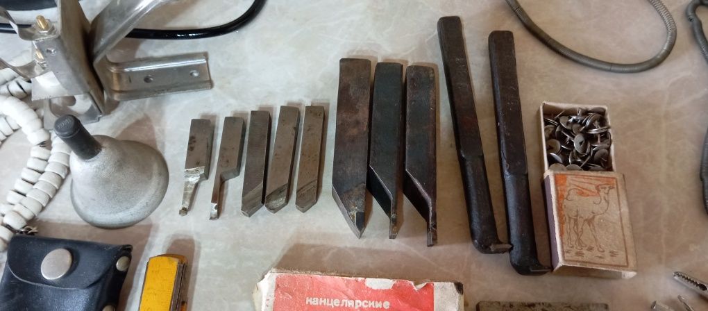 Продам хозяйственные вещи запчасти резцы пленка