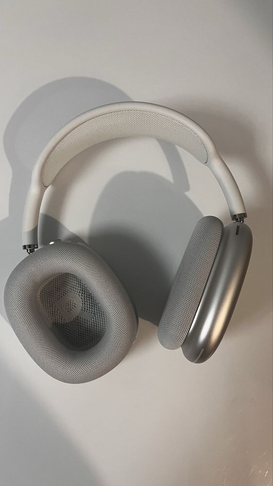 Продаю наушники air pods max.