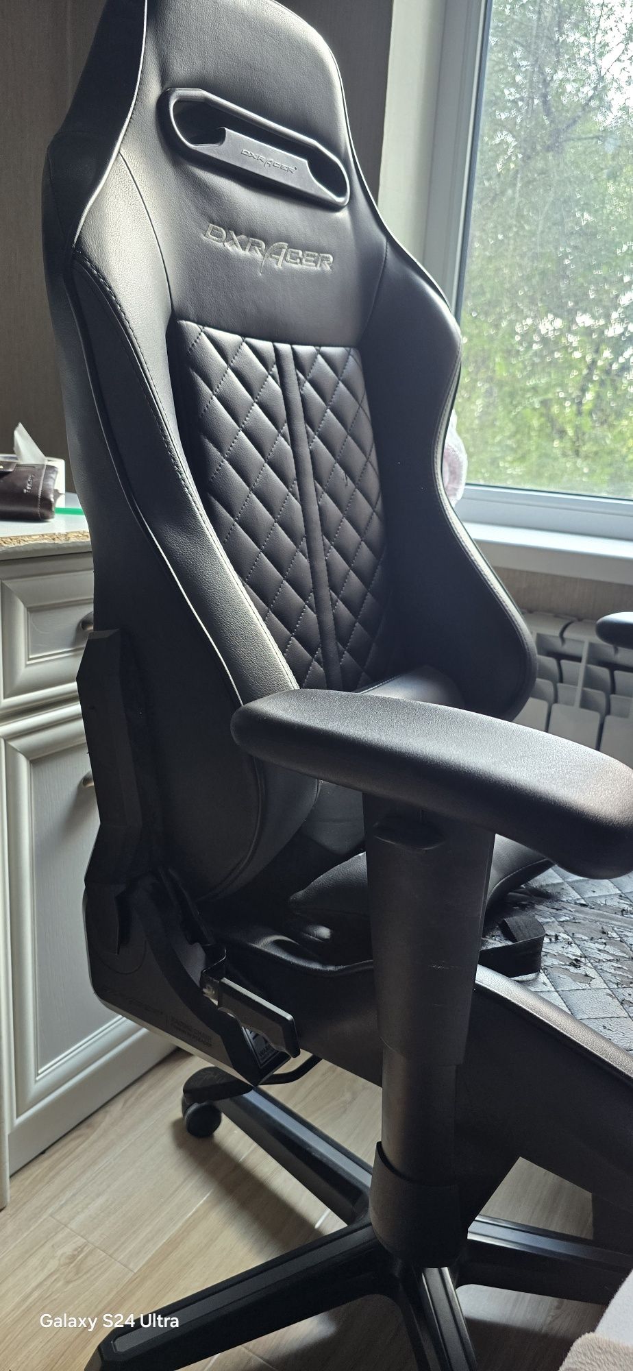 Игровое кресло DXRacer - Чёрный