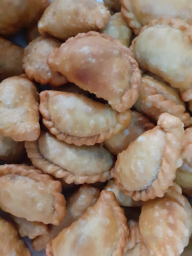 Пироги с яблоком пироги мясные пельмени халял   манты и мн др