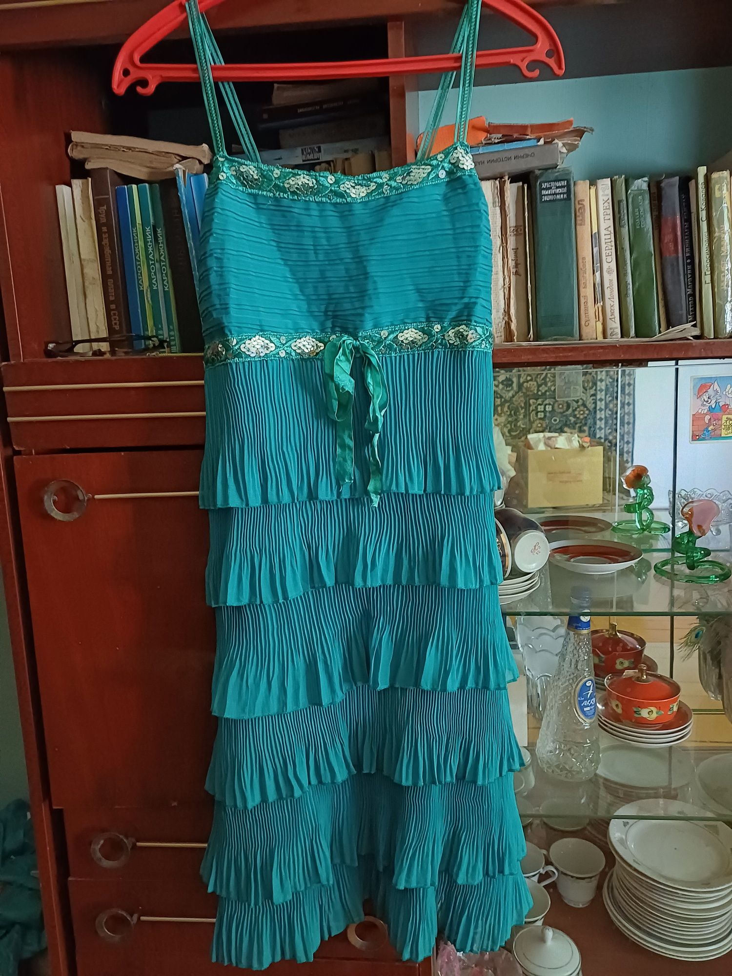 Продам женские платья