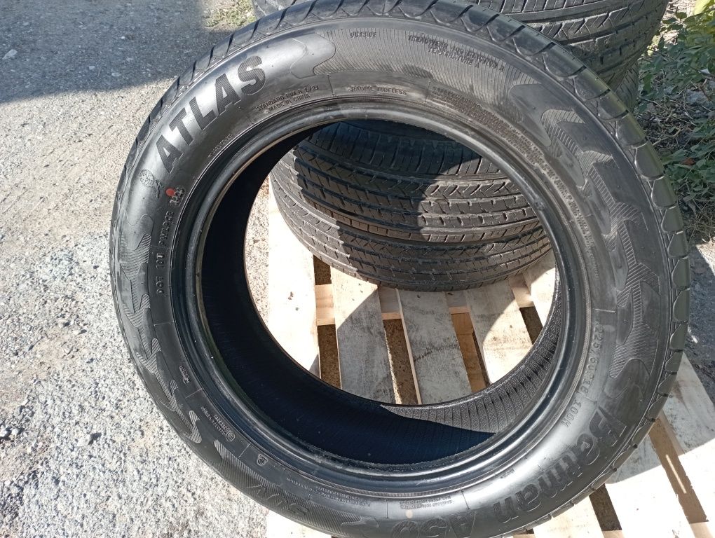 Продам летнюю резину 225/60 R 18