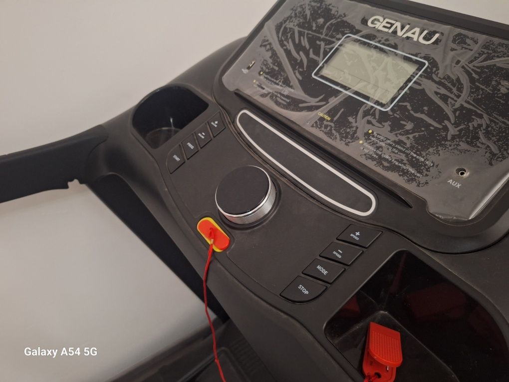Беговая дорожка  Genau D900SN состояние нового