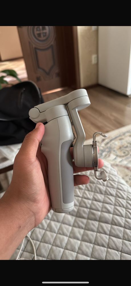 Продам стабилизатор DJI OSMO MOBILE 7
