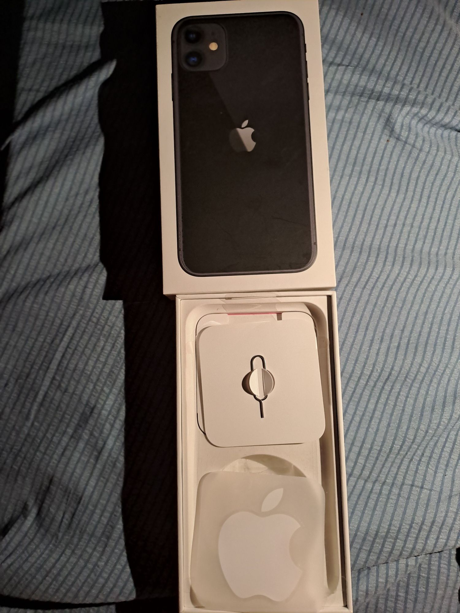Продам iphone 11
