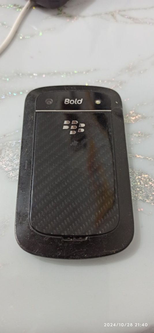 Телефон BlachBerry 9900