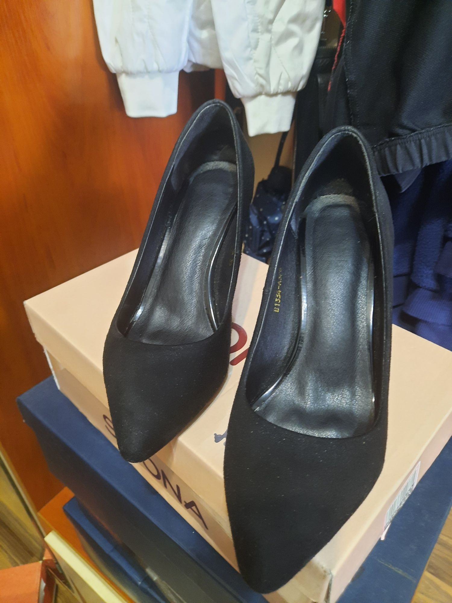 Продам туфли замш