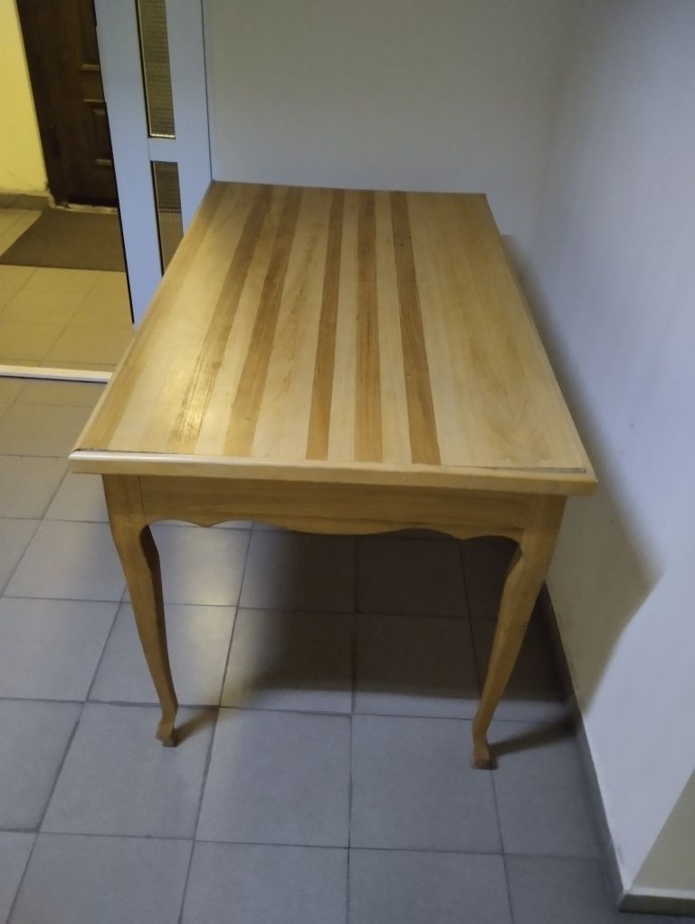 Стол кухонный деревянный