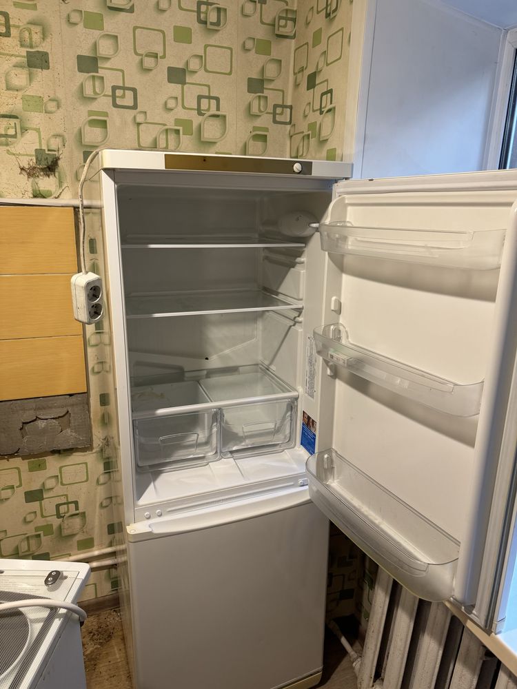 Продам холодильник в хорошем состоянии Indesit