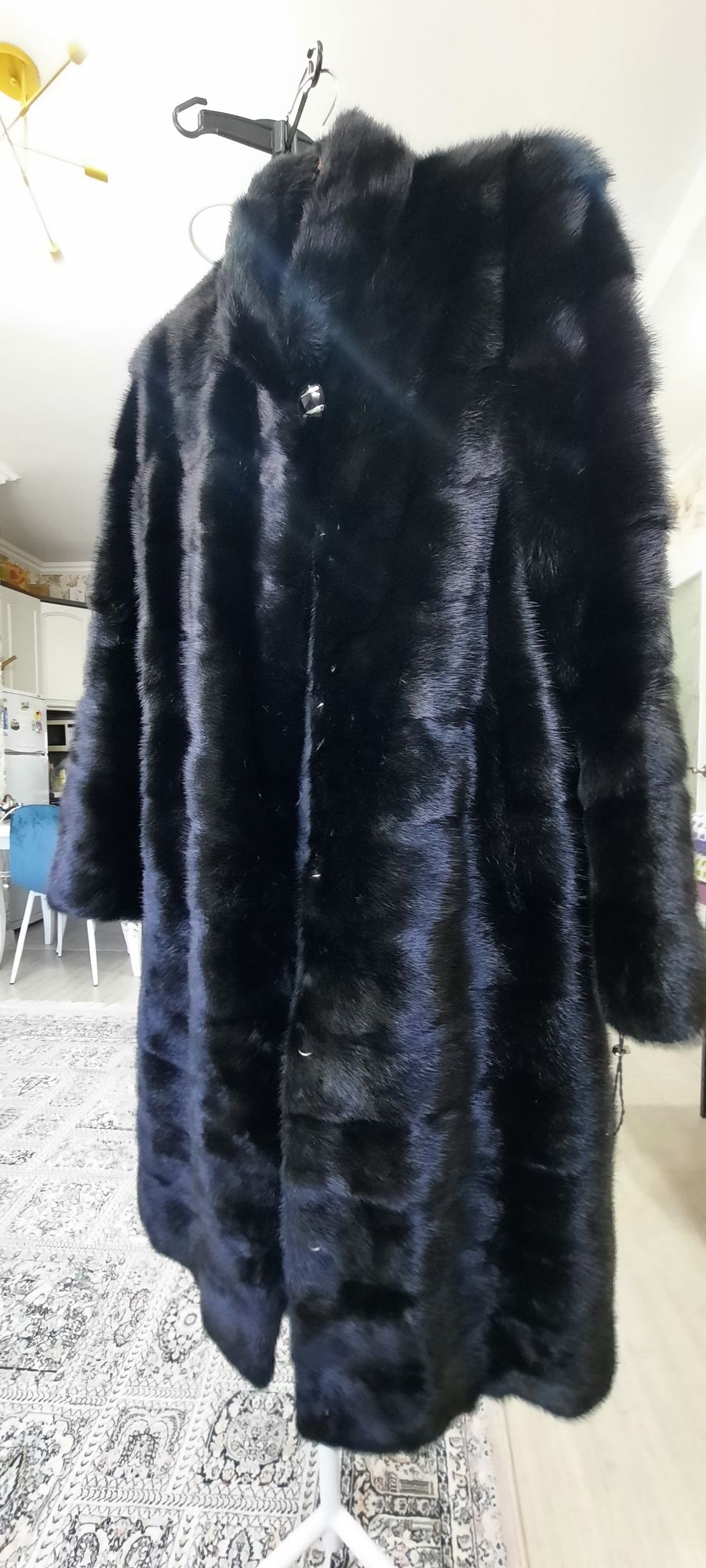 Продам норковую шубу