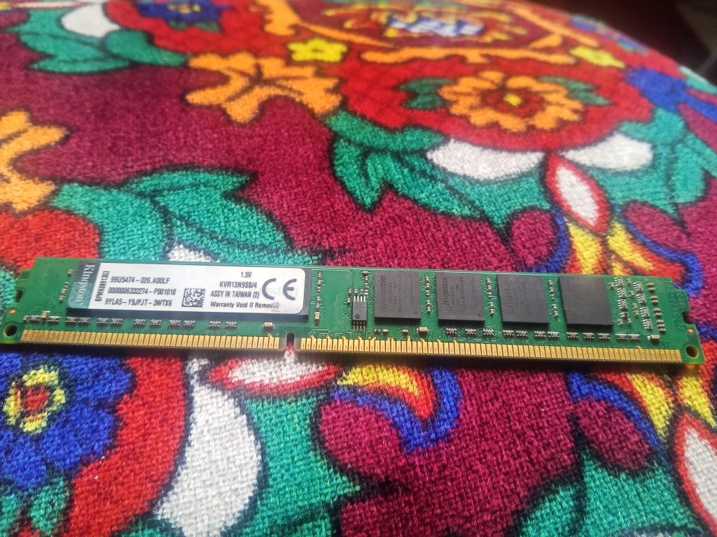 Продам оперативную память на 4 Гб DDR 3