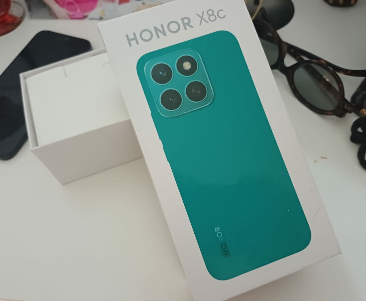 Продаю смартфон  HONOR X8c