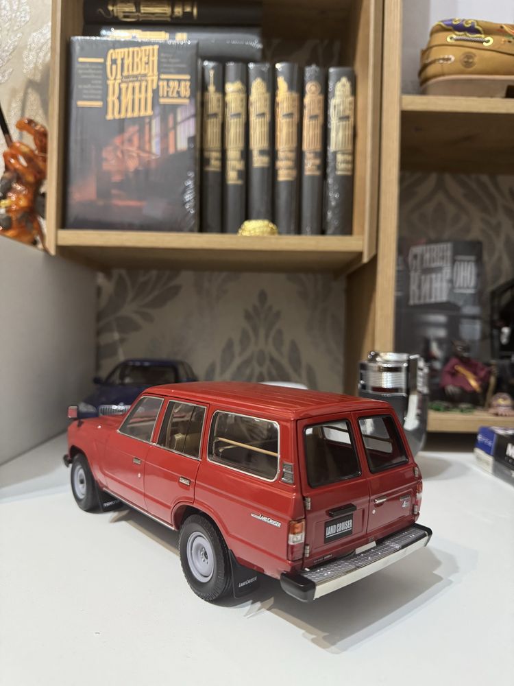 Колекционая модель 1/18 KYOSHO