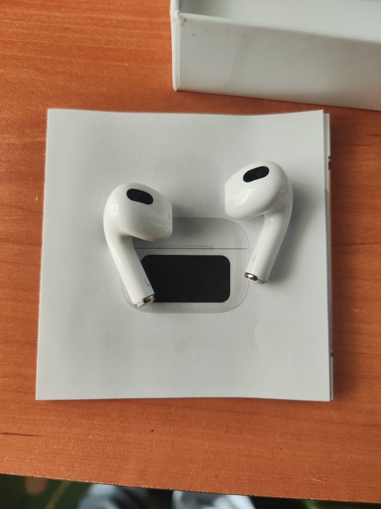 Продам bluetooth наушники нового поколения a10 pro