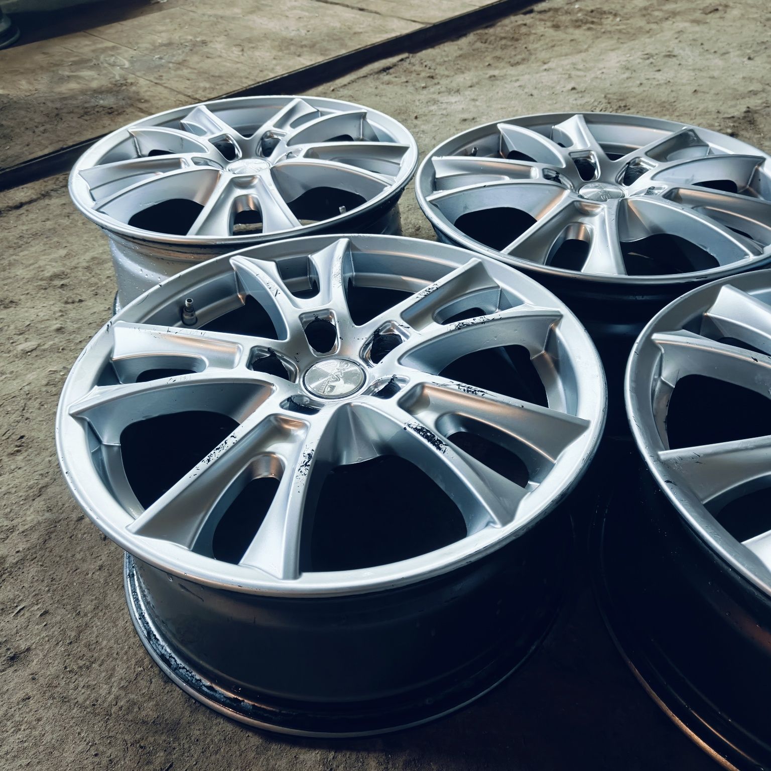 R17 PCD 5* 114,3 Комплект легкосплавных дисков