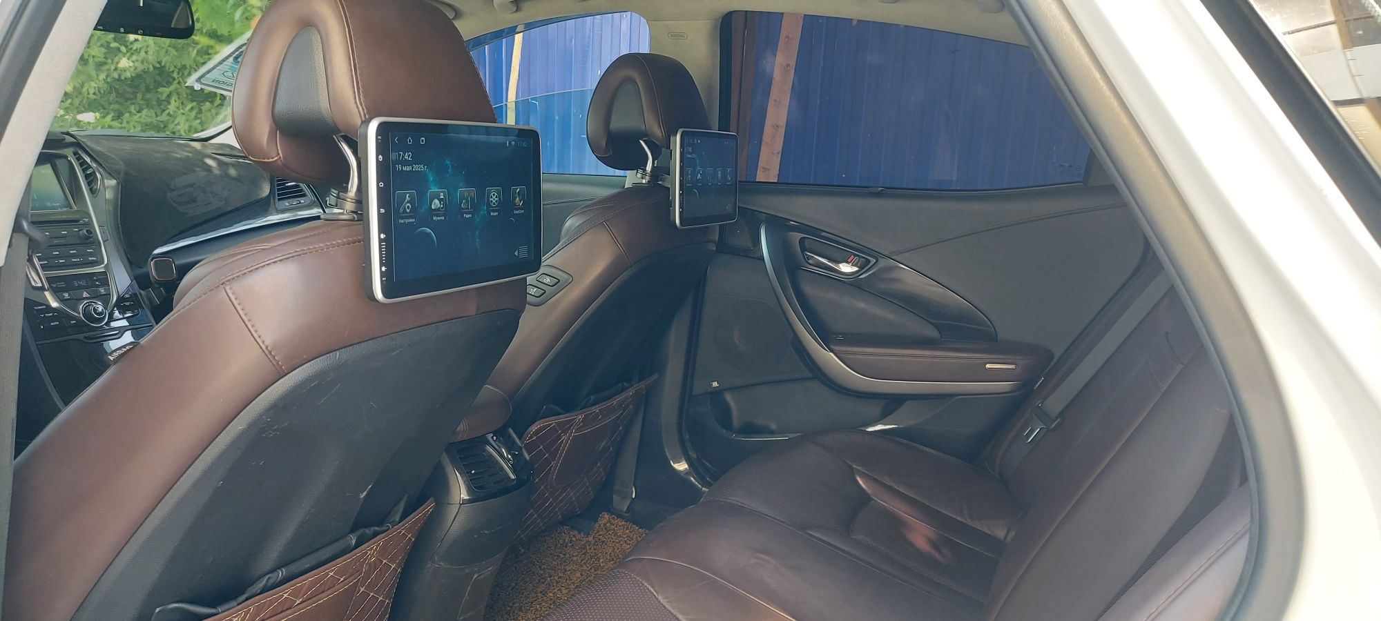 Предоставляю услуги по аренде автомобиля  Hyndai Grandeur