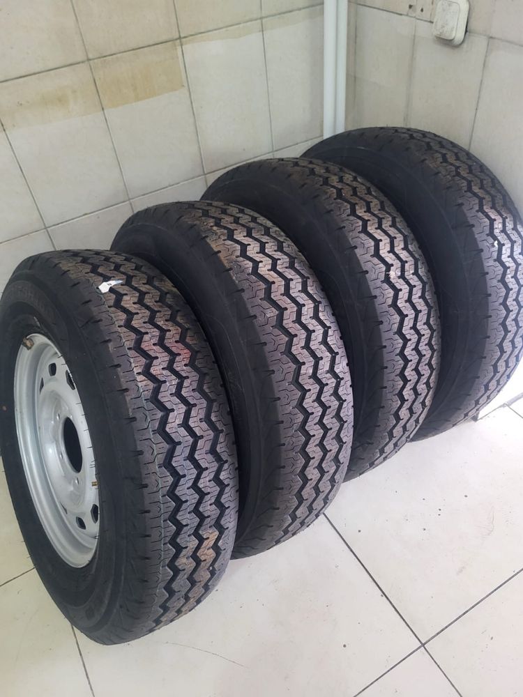 продам шины летние 225на 75р 16с 1шт 30тыс без торга