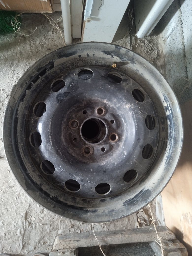r14 Диски с резиной на Lada