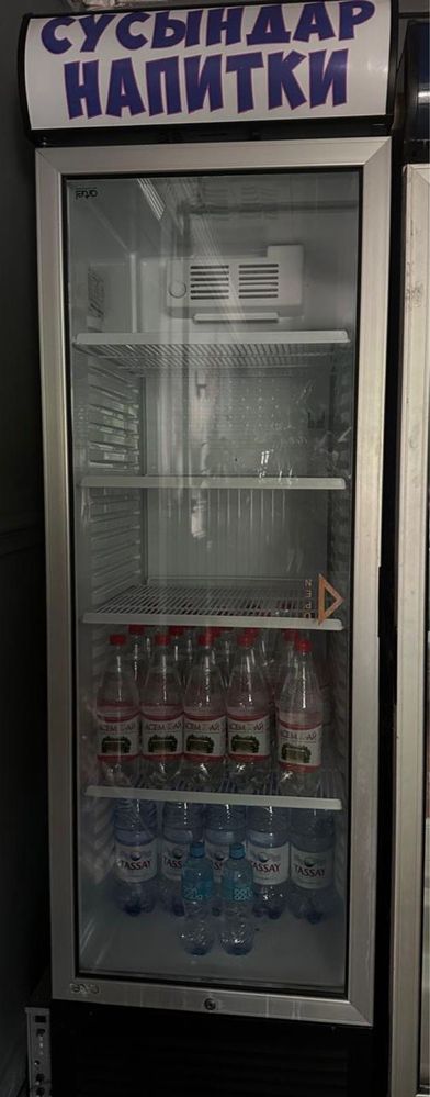 Холодильник  для холодных напитков за 100 тыс тенге