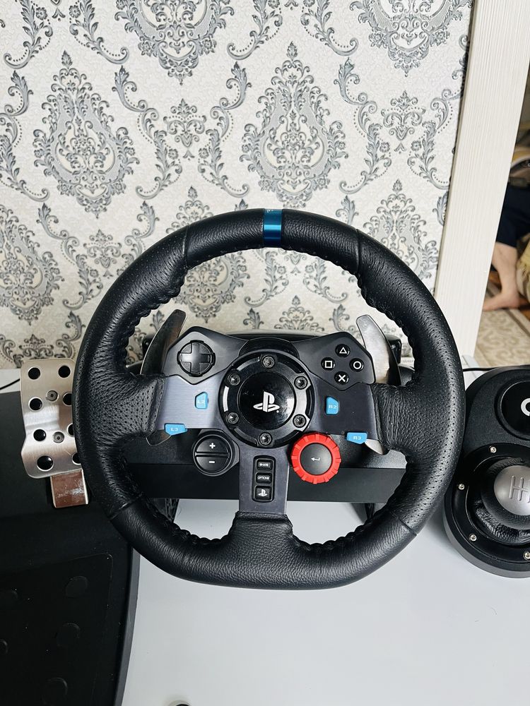 Logitech g29.