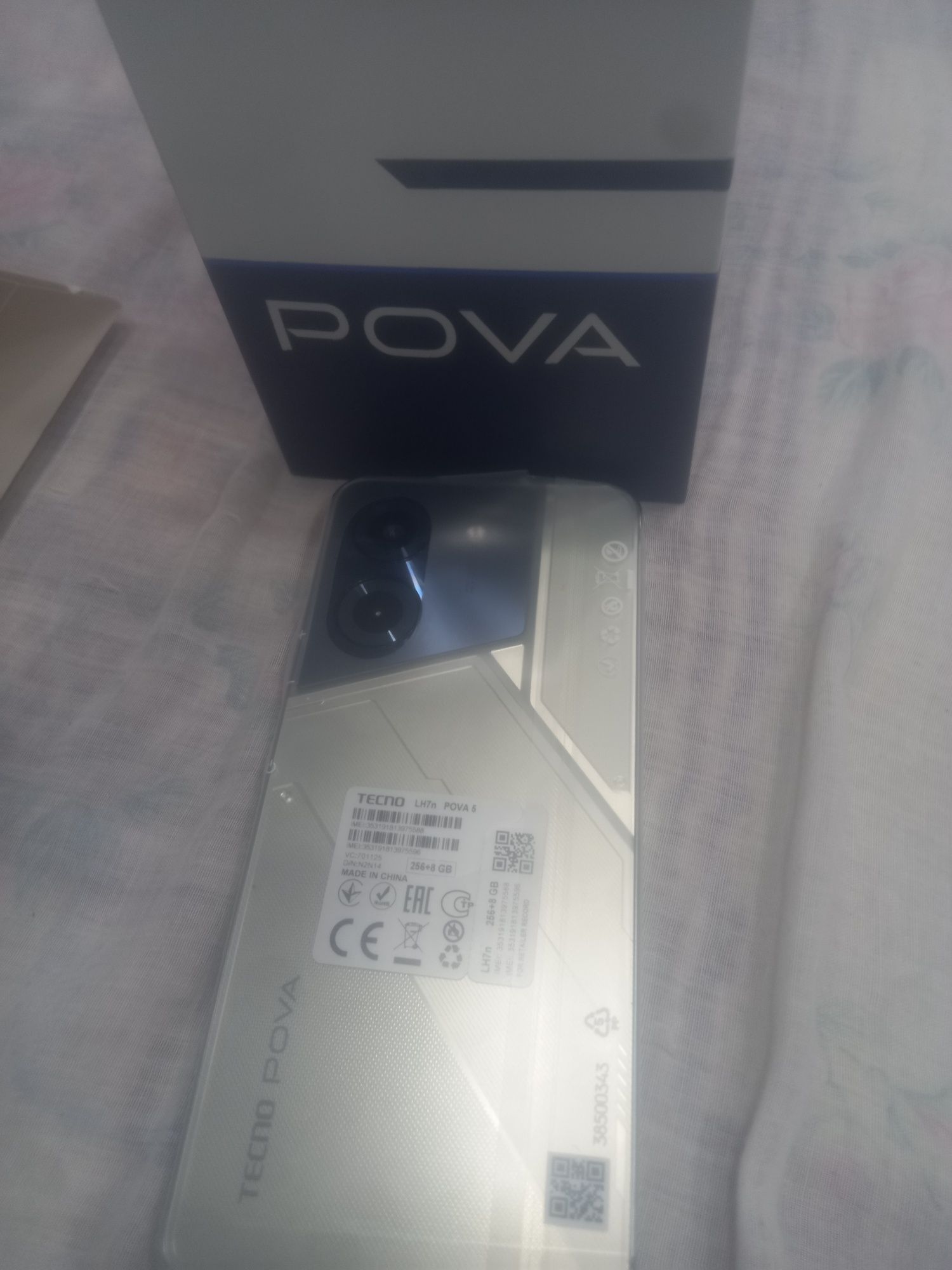 Продам новый Смартфон TECNO Pova 5 8 ГБ/256 ГБ золотистый
