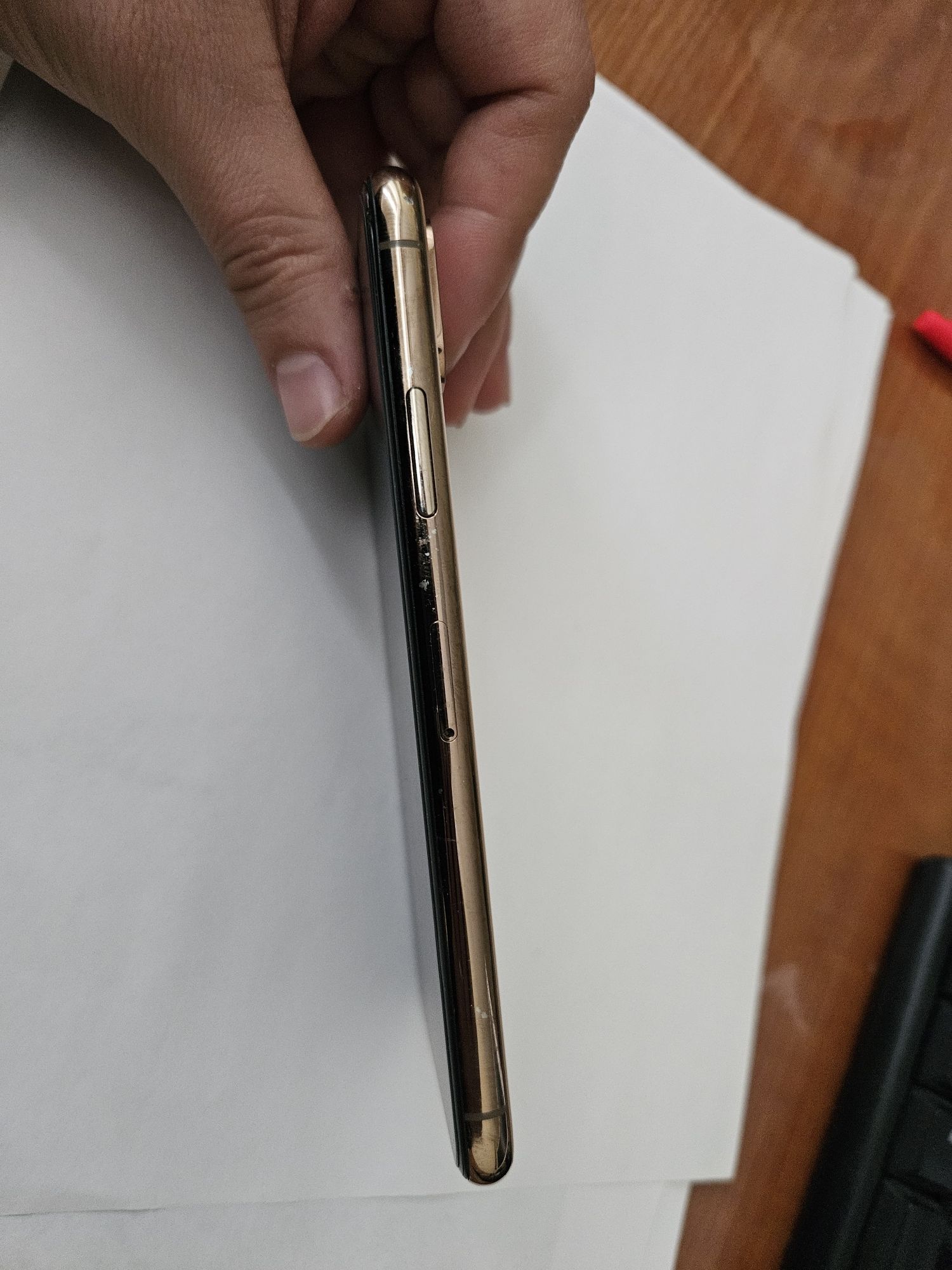 Продам Iphone XS