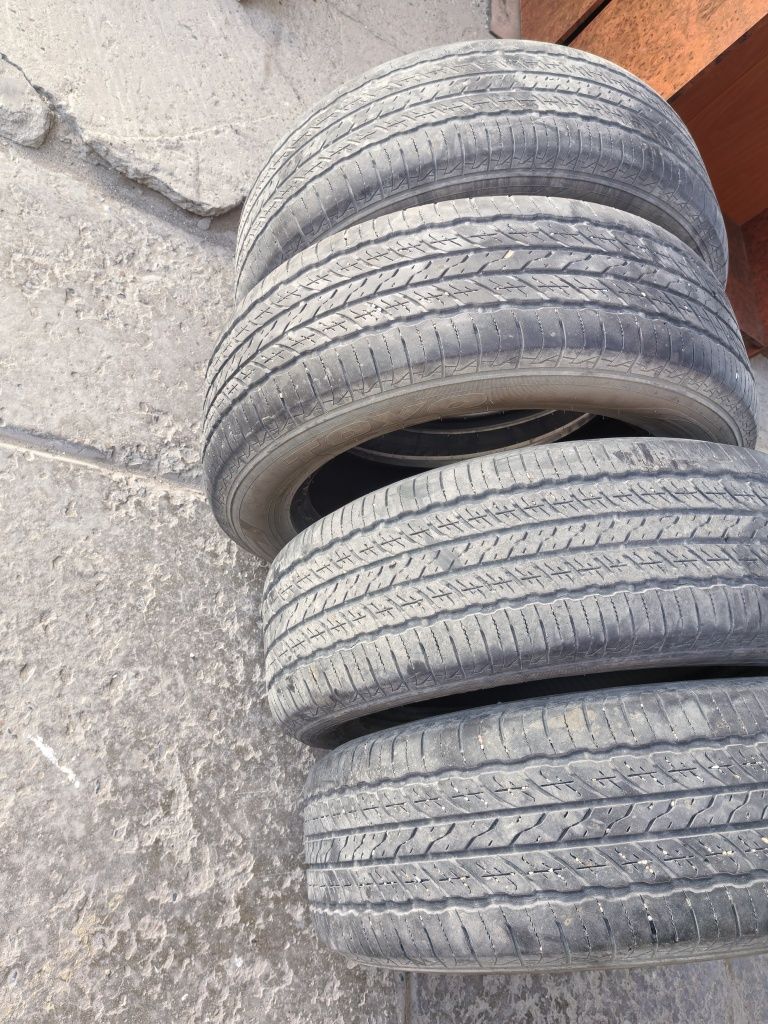 Продам шины 235/60/18