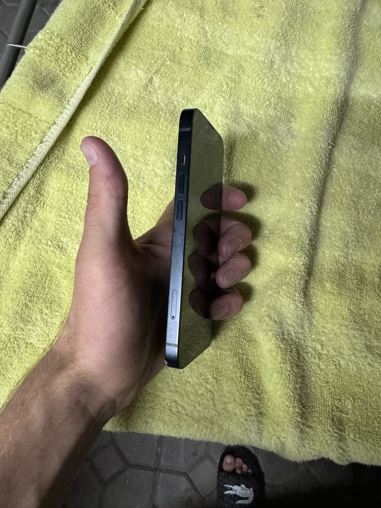 Продам 14 айфон в хорошем состояние