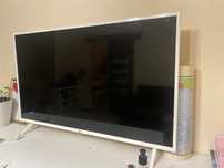 Телевизор LG белый
