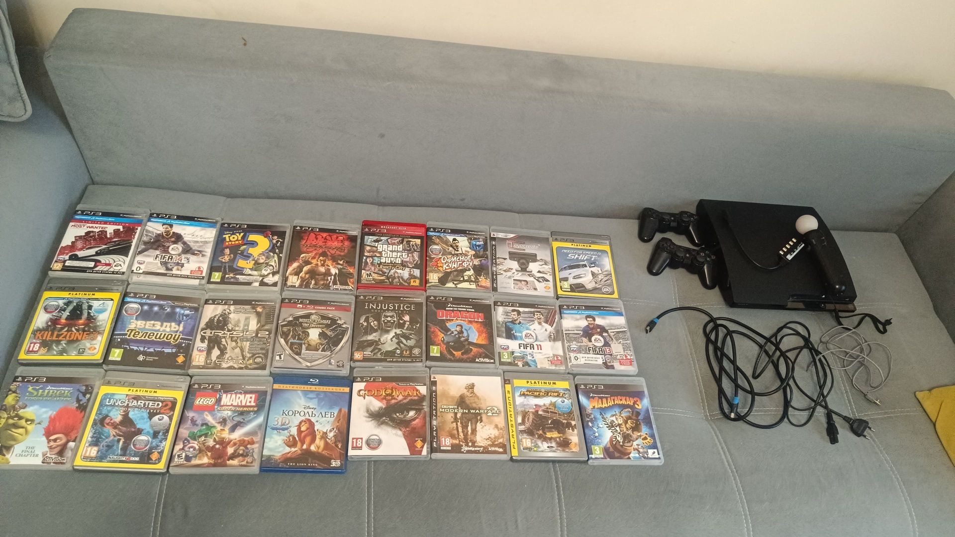 PlayStation 3 + 29 игр + джойстики + Move комплект