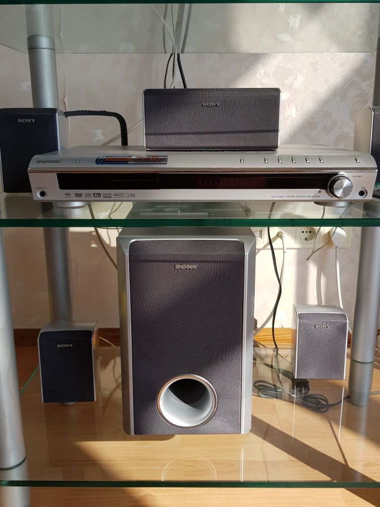 Продам DVD player караоке музыкальный центр