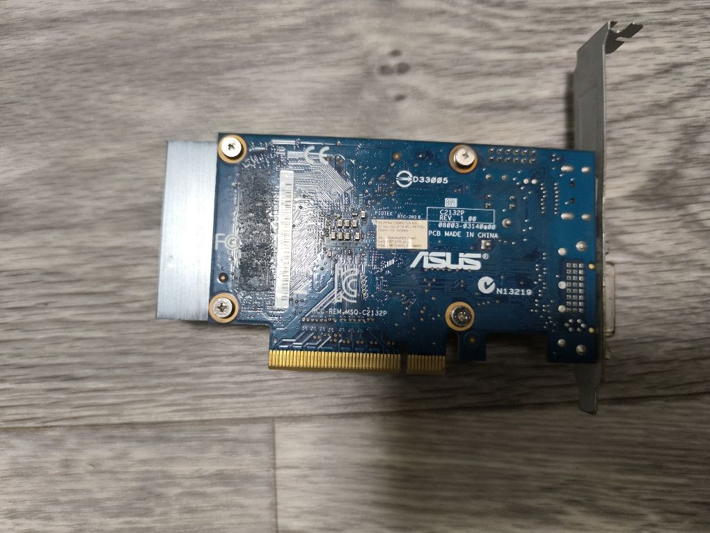 Продам ведиокарту ASUS GT730 2G