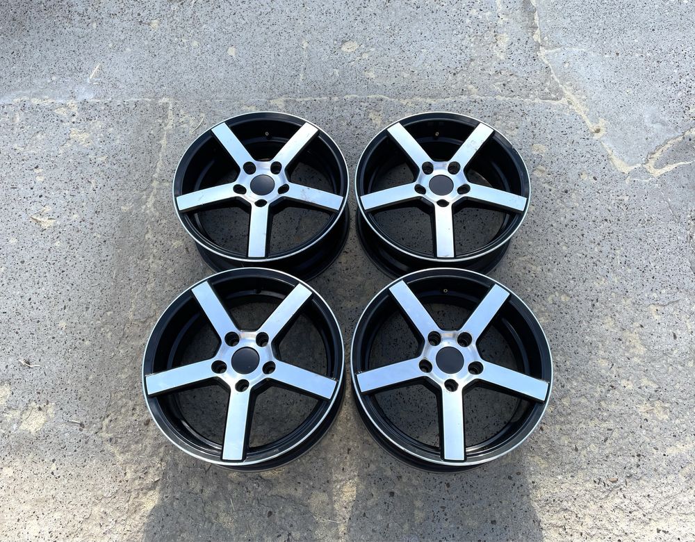 Vossen CV3.  R16.  5x114,3
