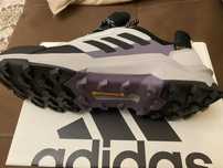 Продам кросовки adidas goretex