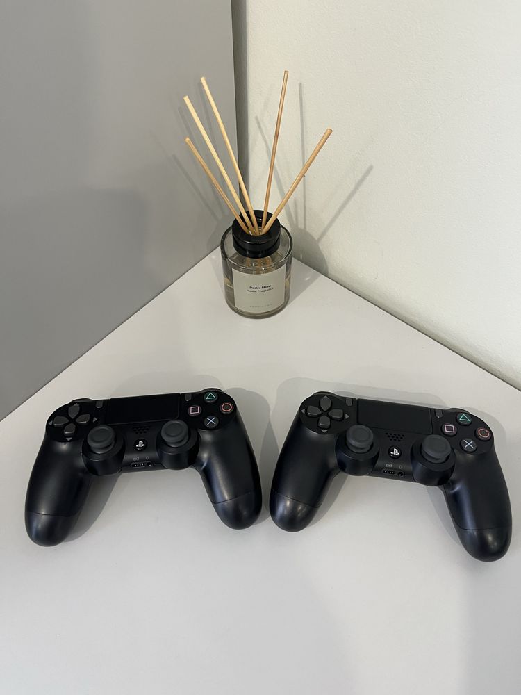 PlayStation 4 (2022) года + 3 игры в подарок