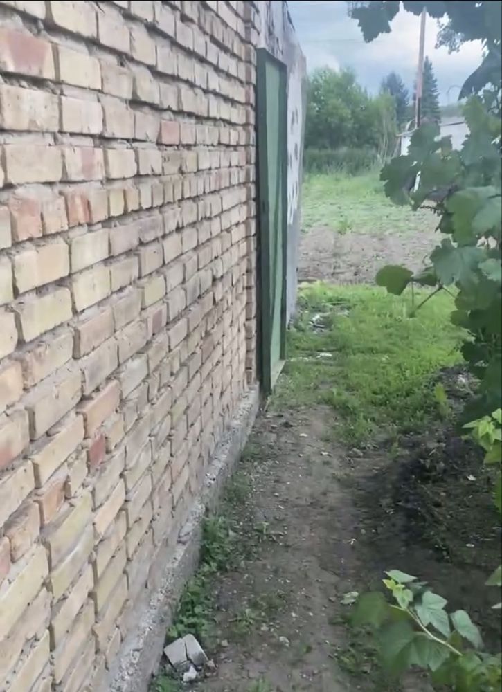Срочно продам  дачу в районе между Аэропортом и опытным полем!