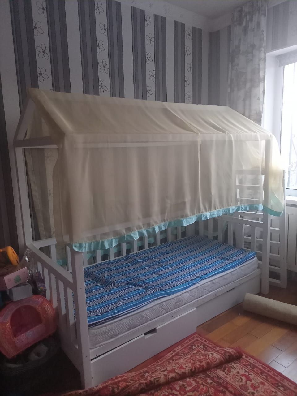Срочно продам Кровать домик 190x90