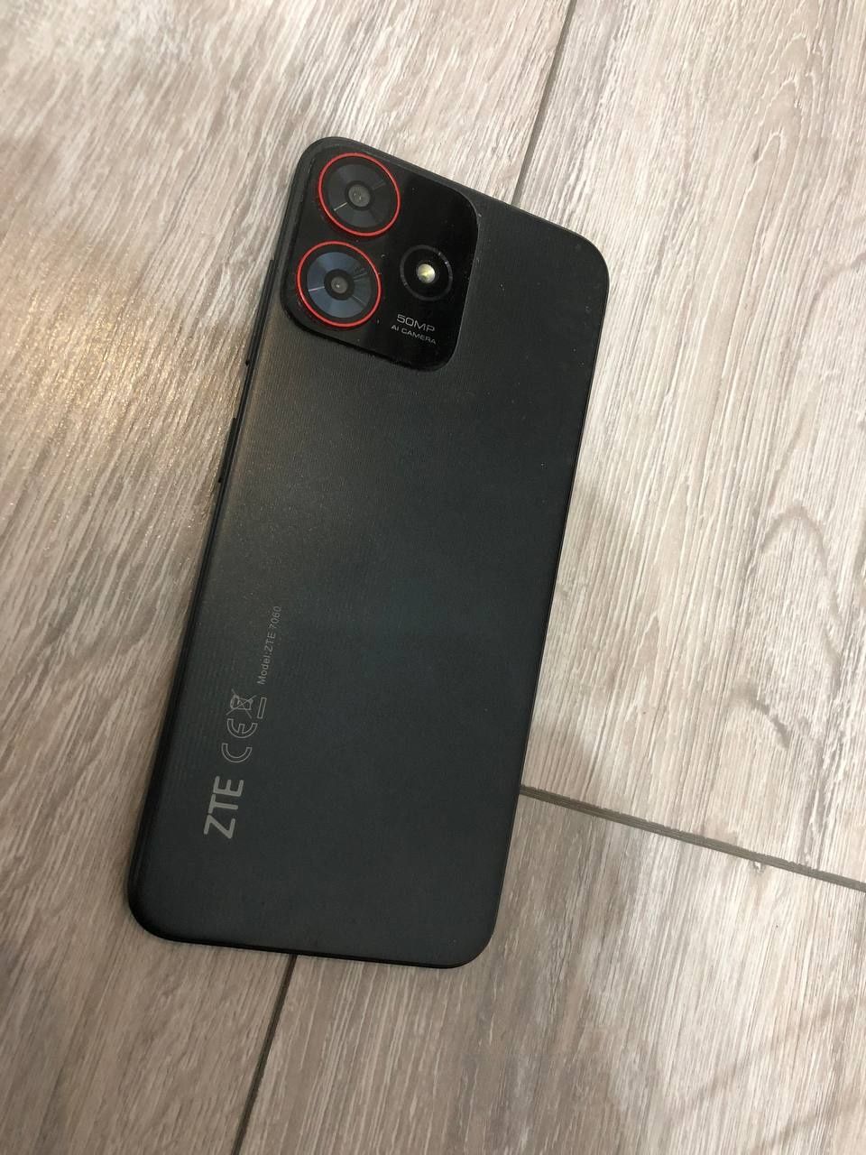 Смартфон ZTE 7060