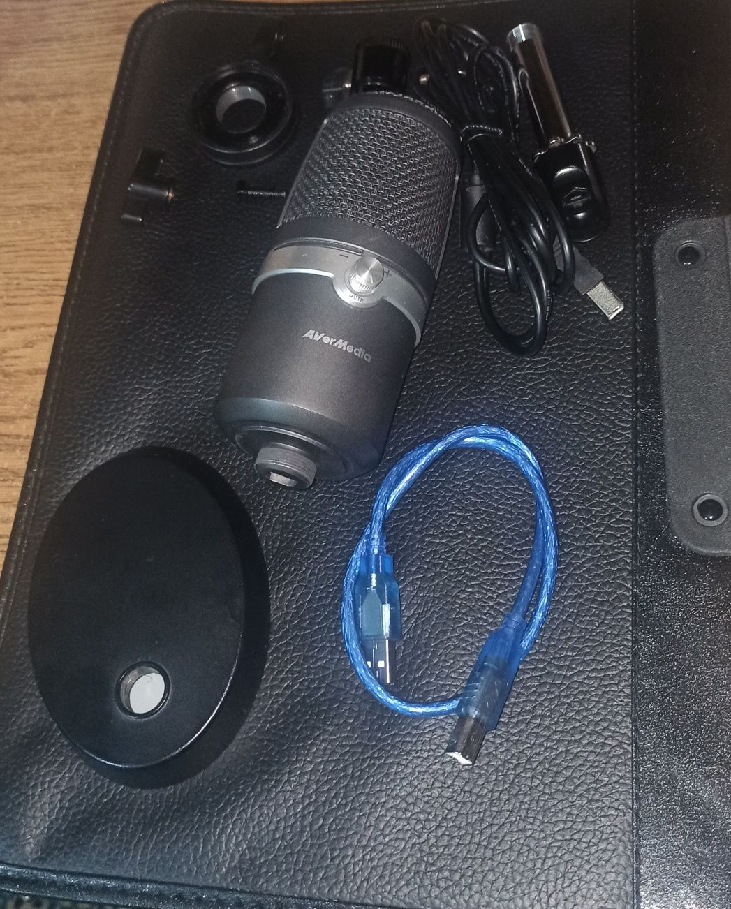 Игровой микрофон AverMedia AM310 USB MICROPHONE