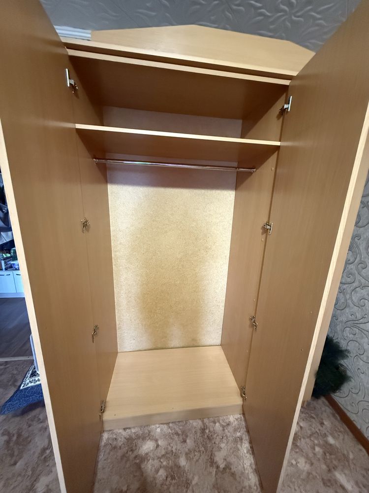 Продам спальный гарнитур