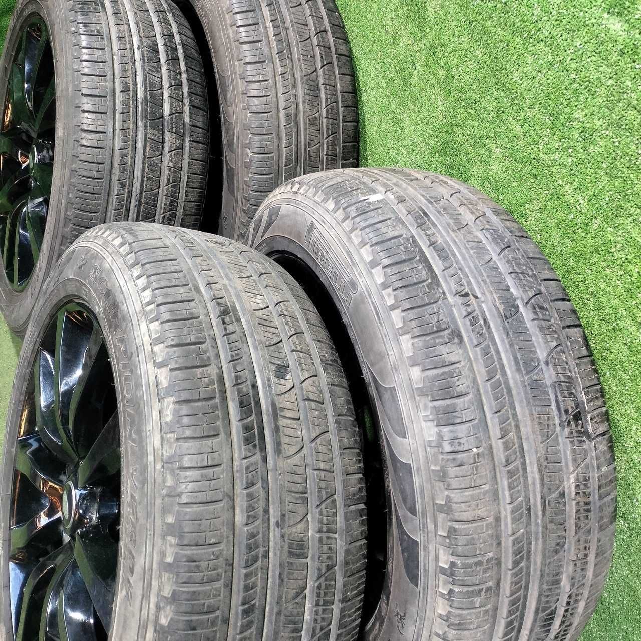 Продам Оригинальный диск с шинами 255/55 R20 Land Rover / Range Rover